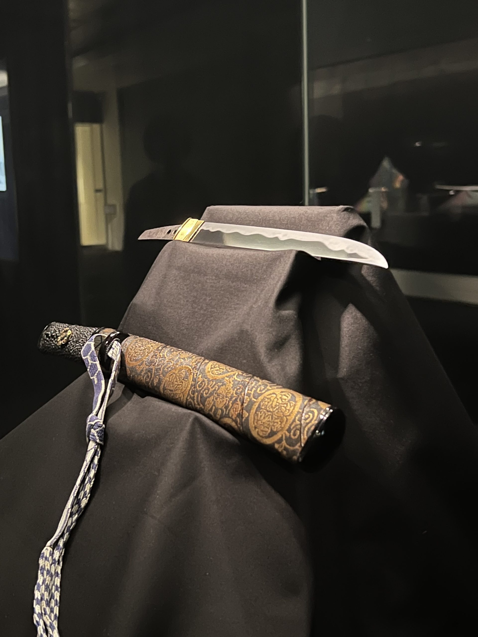 額装】源泰邦作「柳刃八層打黒檀尺一寸」 田*夫様 【九州国立博物館展示品,